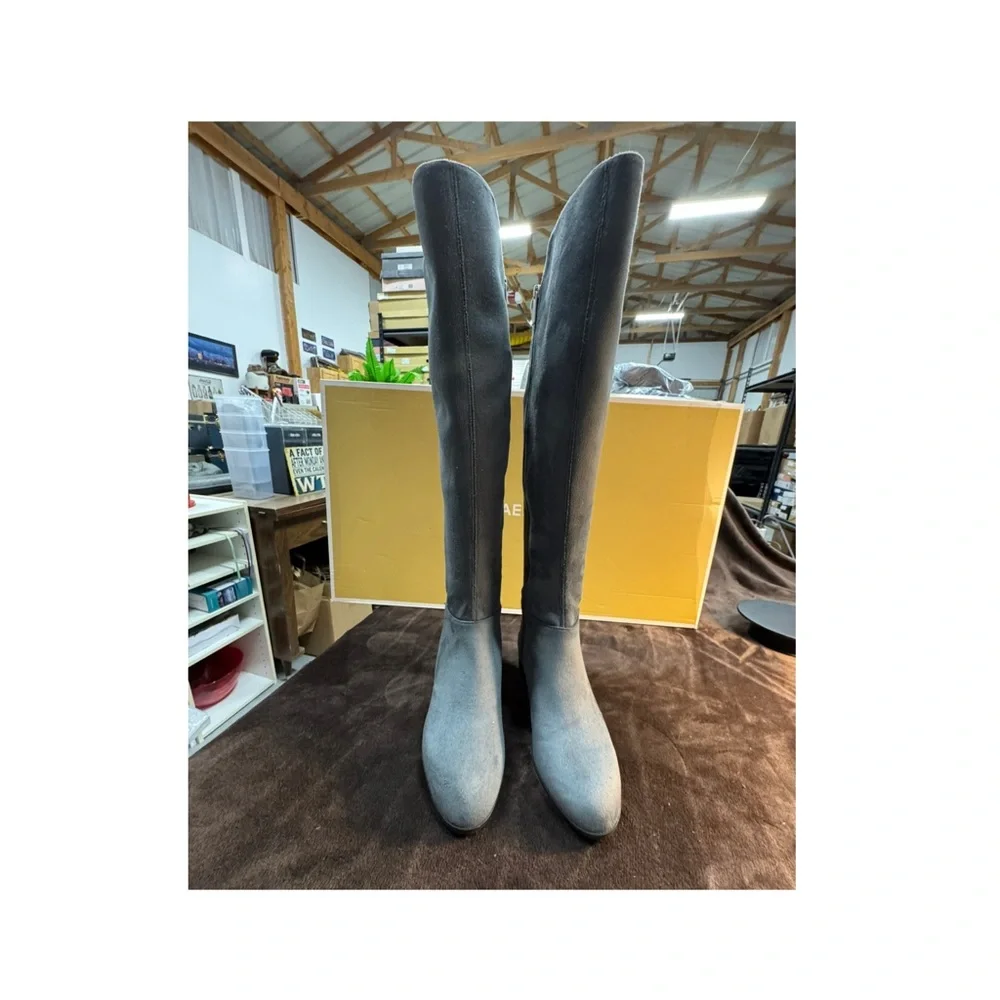 Michael Kors Gray Knee-High flat Boots size 5 - Picture 3 of 8